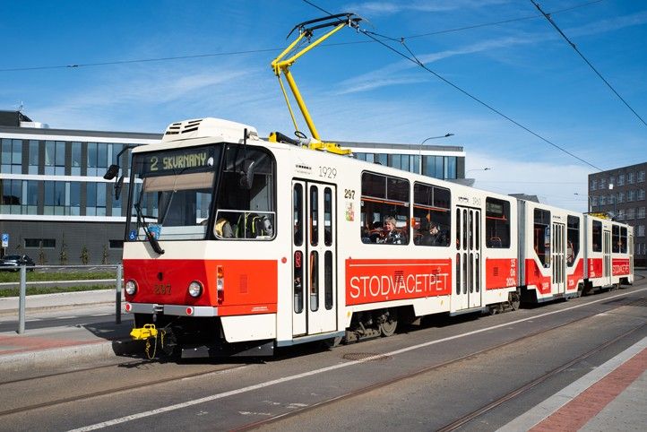 Zdroj obrázků: PMDP 230611_125_let_MHD_Plzen_Tram