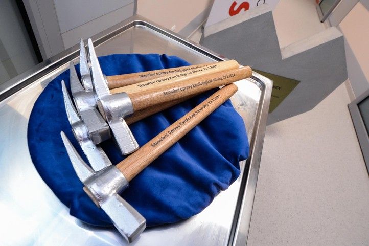 Poklepání základního kamene Kardiologické kliniky (foto: M. Pecuch) 240301_FN_JIP_kardio_4