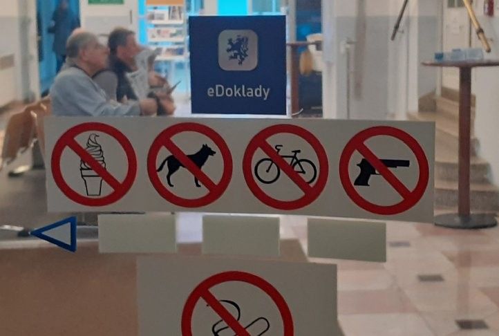 Od pondělí 11. března stačí k prokázání totožnosti e-doklad. Foto: H. Josefová 240311_edoklady