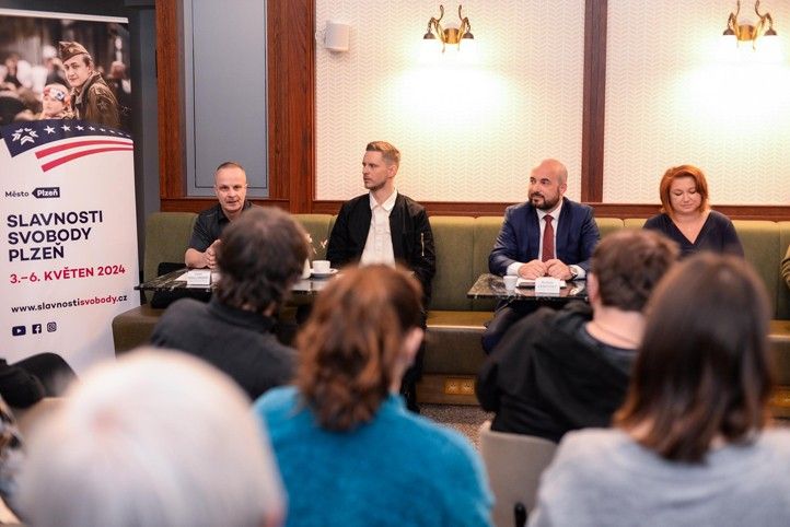 Fotografie z tiskové konference: M. Pecuch 240326_Slavnosti_svobody_TK_1