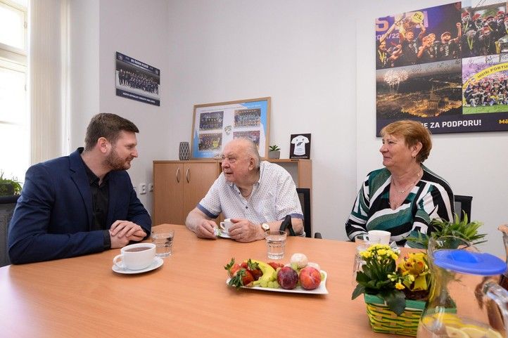 Přijetí na plzeňské radnici (fotografie: M. Pecuch) 240328_Henzlik_1