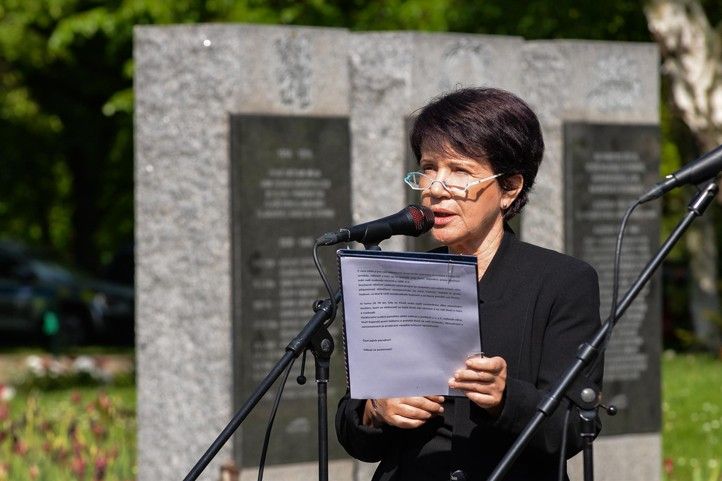 Fotografie: M. Pecuch 240504_Slavnosti_svobody_nam_Miru_1