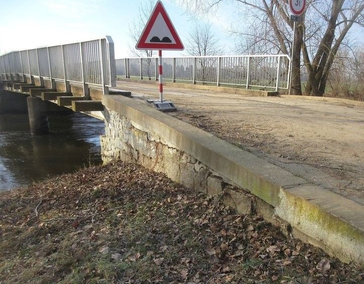 Začala oprava mostu v Radčicích. Foto: V. Šašek 240506_most_radcice_01