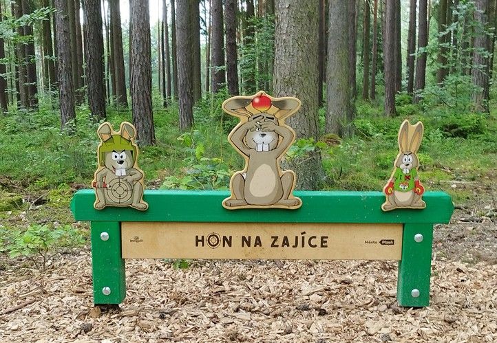 Zdroj fotografií: kancelář náměstka A. Tolara 240613_Stezka_po_stopach_zvere_1