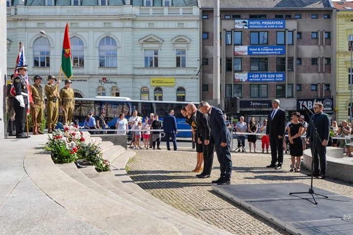 Plzeň uctila památku amerického veterána George Thompsona (fotografie: M. Pecuch) 240715_Thompson_pieta_2