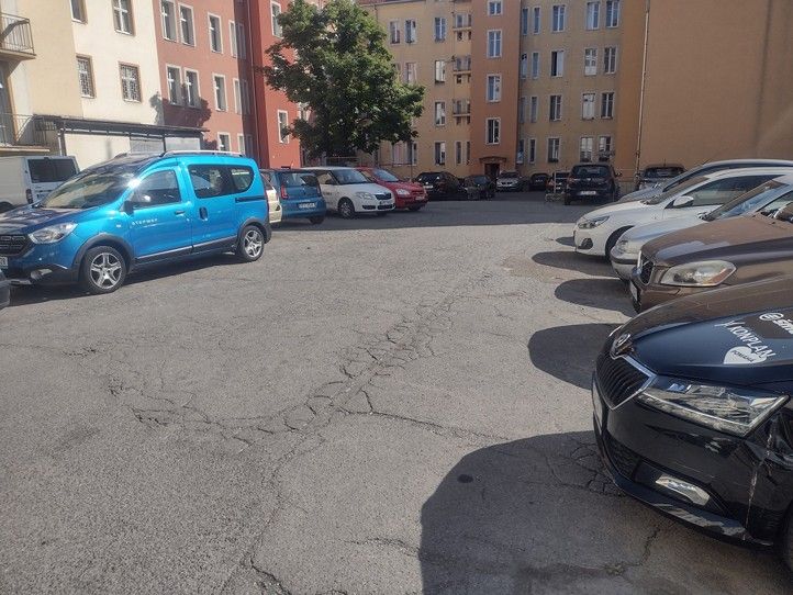 Zdroj fotografií: Správa veřejného statku města Plzně 240722_Vnitroblok_Guldenerova_1