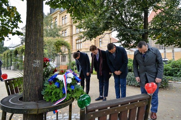 Fotografie: M. Pecuch 241004_Havel_lavicka_3