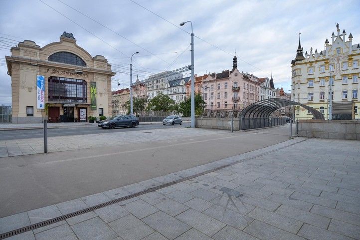 Aktuální stav u Jižního nádraží (fotografie: M. Pecuch) 241015_Jizni_nadrazi_jizak_popelnice_4