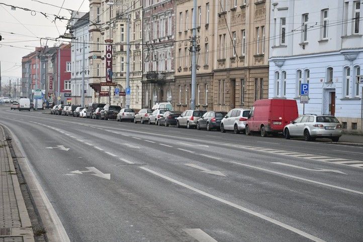 Borská ulice (foto: R. Žáková) 241128_Parkovani_Borska_2