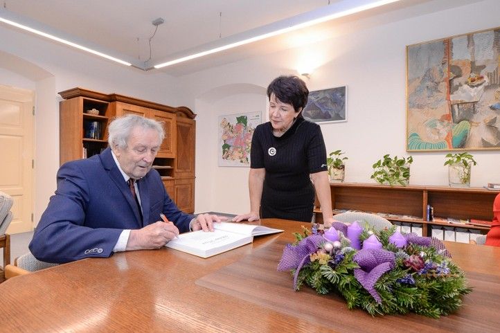 Přijetí na plzeňské radnici (fotografie: M. Pecuch) 241203_Hausner_2