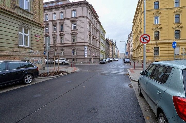 Bendova ulice je opravená. Fotografie: M. Pecuch 241206_bendova_01