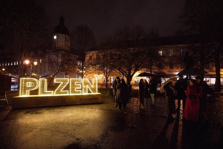 Plzeň má nový fotopoint. Fotografie: R. Muchka 241206_instapoint_03