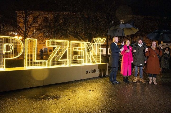 Plzeň má nový fotopoint. Fotografie: R. Muchka 241206_instapoint_04