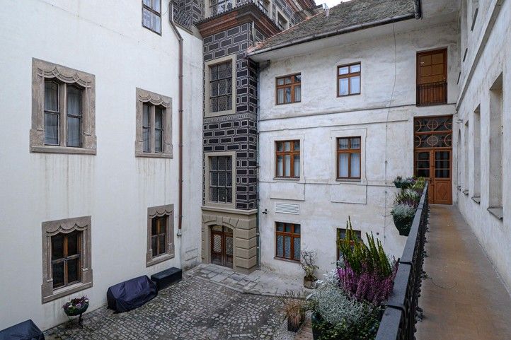 Sgrafita na malém dvorku radnice (fotografie: M. Pecuch) 241210_Sgrafita_maly_dvorek_radnice_2