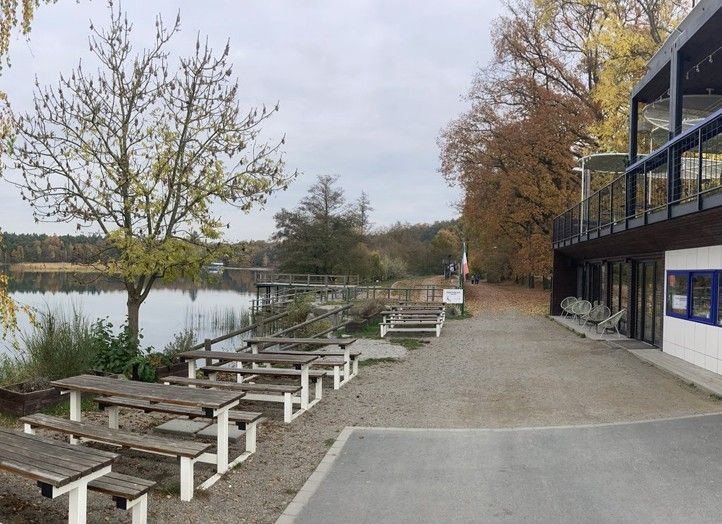 Místo poblíž stávajícího Pizza Pointu (zdroj foto: Správa veřejného statku města Plzně) 241213_Lokalita_Bolevak_bez_barier_Var_2