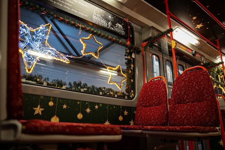 Zdroj fotografií: www.facebook.com/mhdplzen 250107_Vanocni_tramvaj_5