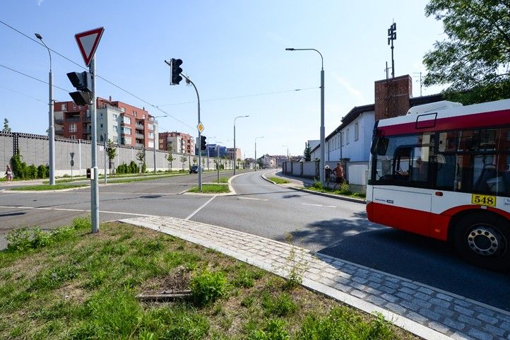 Ilustrační fotografie: M. Pecuch 250128_Doprava_IZS_MHD_Bus_semafor_1