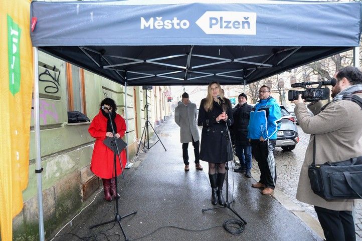 Zahájení rekonstrukce - Dům na adrese Smetanovy sady 9 (foto: M. Pecuch) 250213_Byty_Smetanovy_sady_9_1