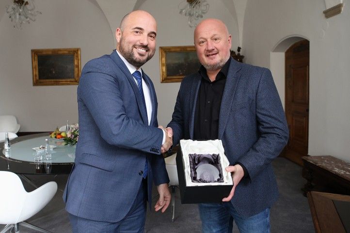 Přijetí na plzeňské radnici (fotografie: Z. Vaiz) 250304_Sadek_1