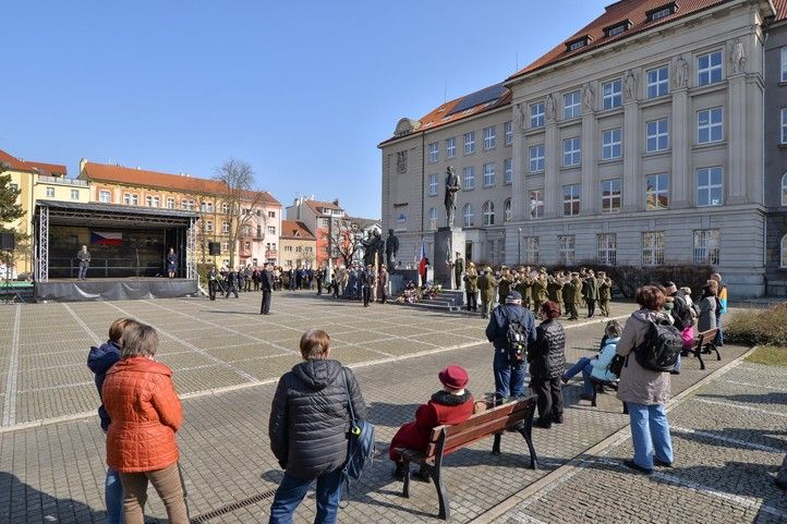 Vzpomínkové setkání na náměstí T. G. Masaryka v Plzni (fotografie: M. Pecuch) 250307_TGM_2