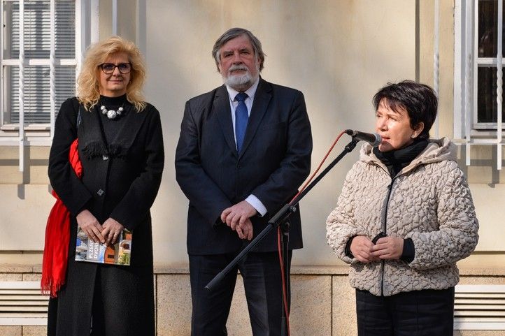 Fotografie z vernisáže výstavy: M. Pecuch 250401_Vystava_Dvorky_4