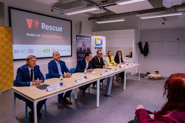 Zdroj fotografií: VR School s.r.o. 250414_Prvni_pomoc_vyuka_2