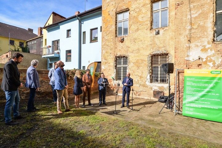 Zahájení stavby (fotografie: M. Pecuch) 250416_Byty_Kotkova_2