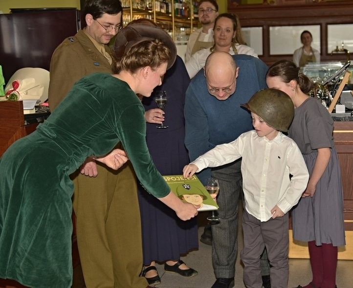 Křest knihy Spojenci. Fotografie: V. Křivka 250423_Spojenci_02