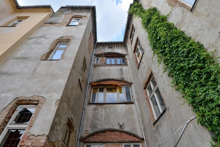 Současný stav domu Kotkova 19, Plzeň (fotografie. M. Pecuch) 250619_Vizualizace_kotkova_19_3