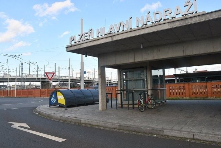 Nové cykloboxy. Fotografie: R. Žáková 250811_Cykloboxy_02