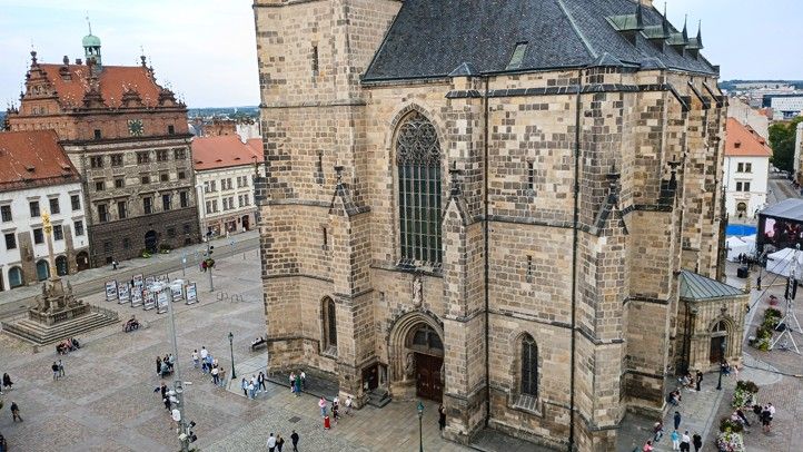 250918_Radnice_namesti_katedrala