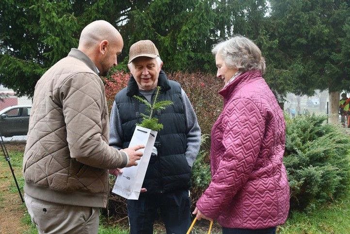 251112_Vanocni_strom_svoz_2