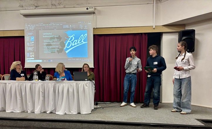 Zdroj fotografií: město Plzeň 251208_Skolni_Parlament_3