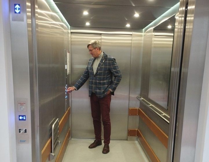 V Čtyřlístku jsou zrekonstruované výtahy. Fotografie: M. Krausová 251215_vytah_ctyrlistek_02