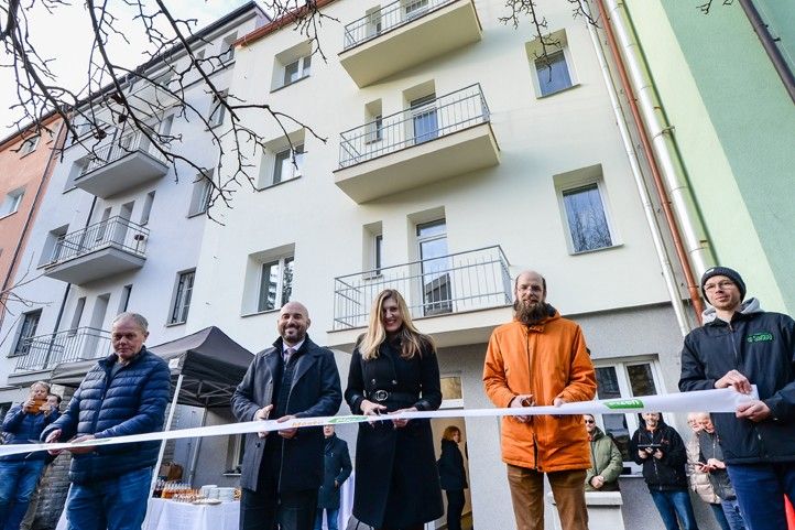 Zrekonstruovaný bytový dům Tělocvičná 11 (fotografie: M. Pecuch) 251217_Dum_byty_Telocvicna_11_1