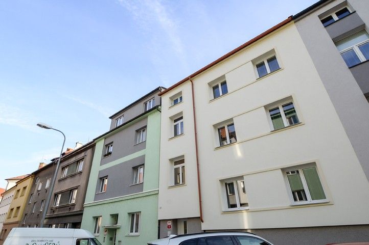 Zrekonstruovaný bytový dům Tělocvičná 11 (fotografie: M. Pecuch) 251217_Dum_byty_Telocvicna_11_2