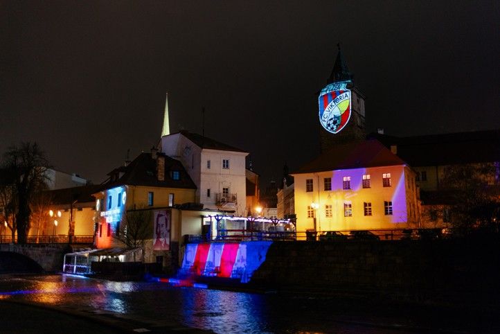 Zdroj fotografií: FC Viktoria Plzeň 260122_Videomaping_Viktoria_Porto_1