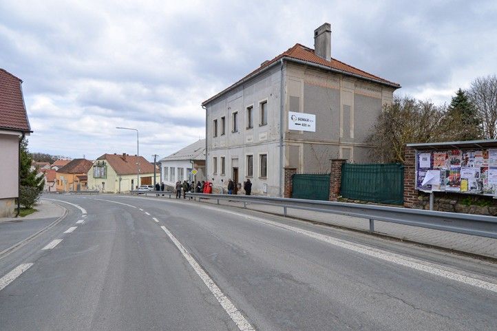 Zahájení rekonstrukce (fotografie: M. Pecuch) 260401_Byt_dum_Litice_1