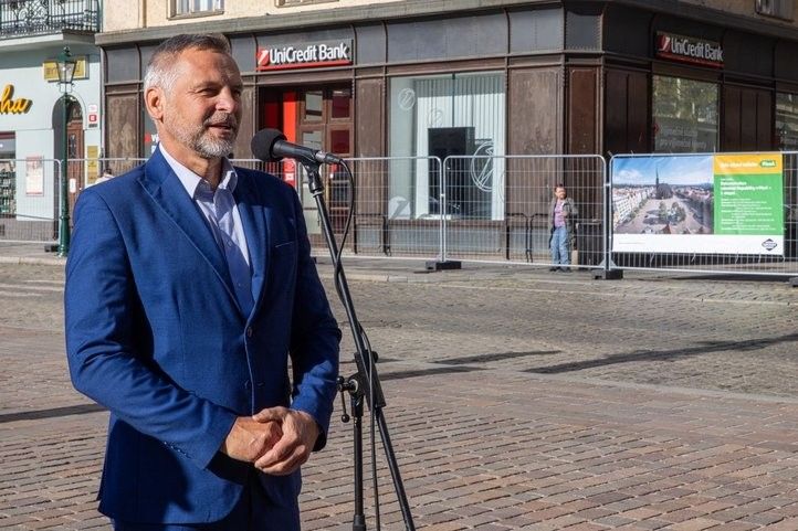 Zahájení rekonstrukce náměstí Republiky. Fotografie: R. Muchka 260408_rekonstrukce_náměstí_republiky_05