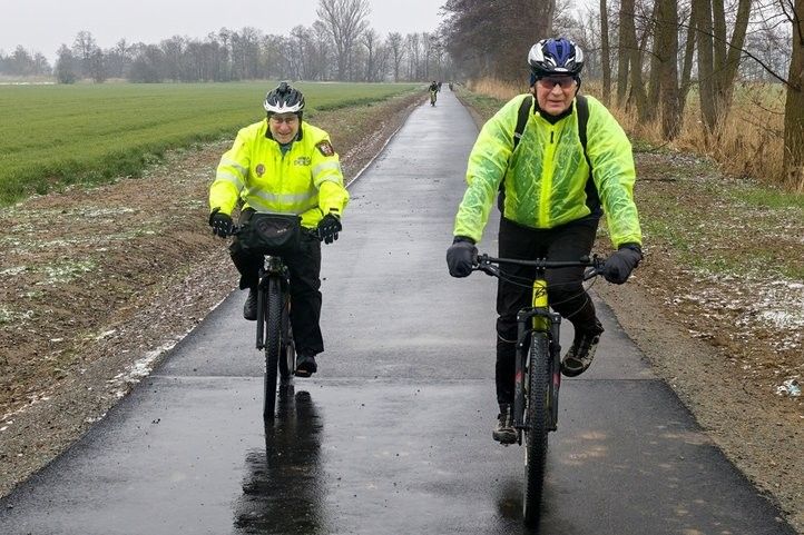 Nový úsek propojil cyklostezku z Malesic do Města Touškova. Fotografie: P. Eret 260410_Cyklo_Malesice_Touškov_02