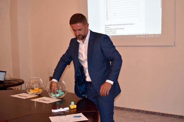 260826_Losovani_Kandidati_Volby_1
