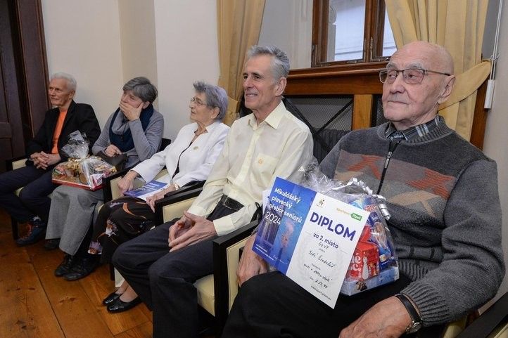 Oceňování na plzeňské radnici. Fotografie: M. Pecuch plavci_04